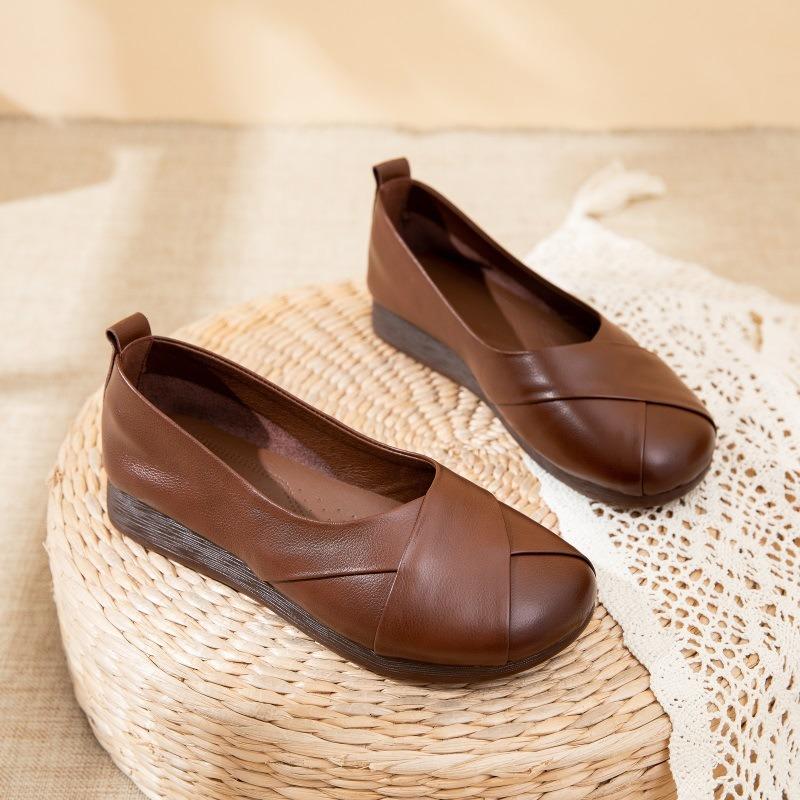 

Spring flat-soled single shoes women s genuine leather soft-soled versatile spring and autumn mother shoes retro medium and old shoes 41 темно-коричневого кольору