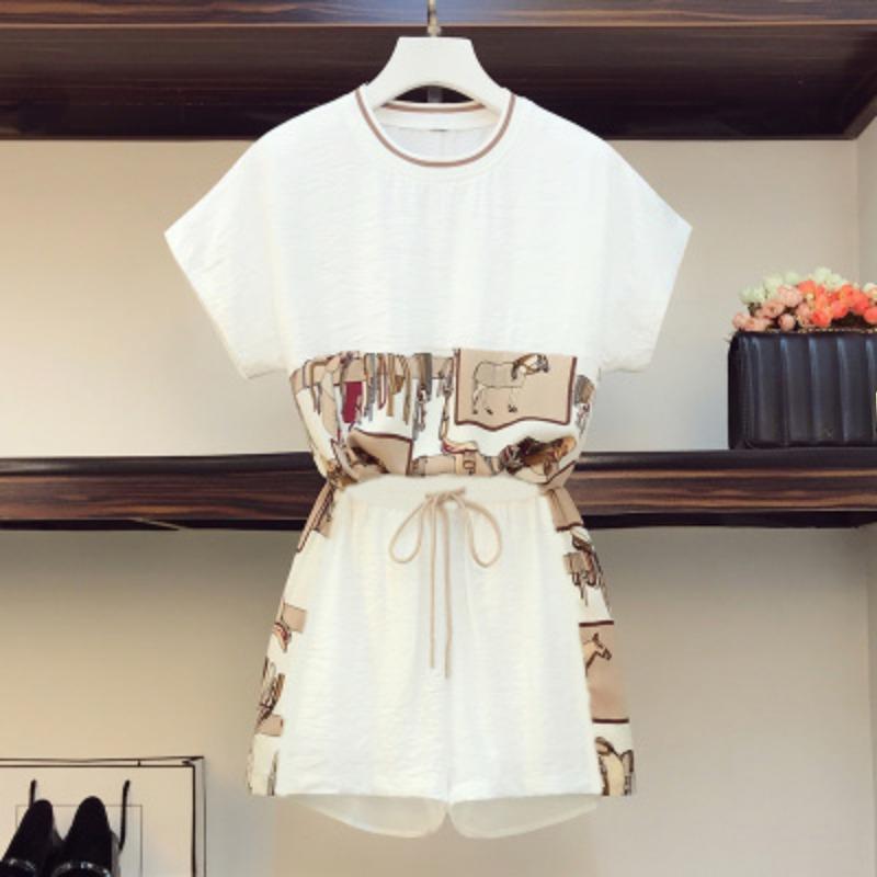 Clothing Fat Girl Covers Her Flesh and Looks Slim and Fashionable In Age-reducing Fashion Summer Shorts Two-piece Casual Suit for Women