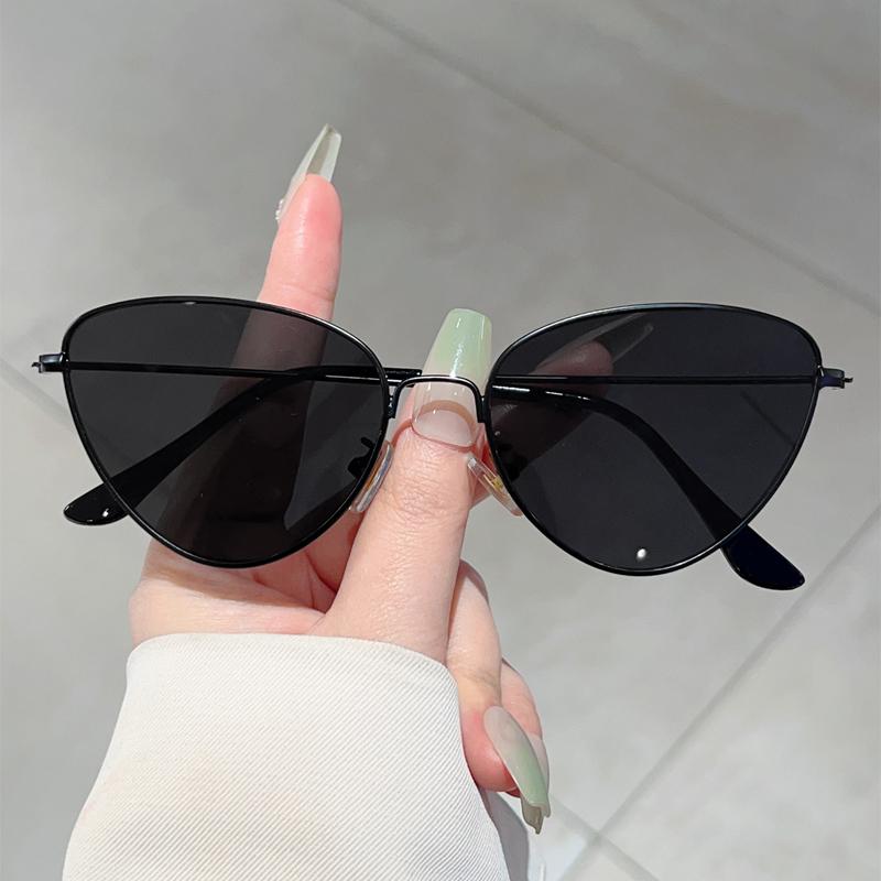 Vintage Cat Eye Sunglasses Women  Fashion Mirror Outdoor Casual Shades Retro Trendy Luxury Brand Design Sun Glasses
