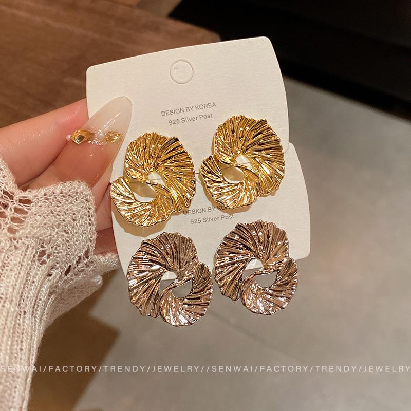 European and American irregular metal texture earrings women's exaggerated personality stud earrings temperament ears