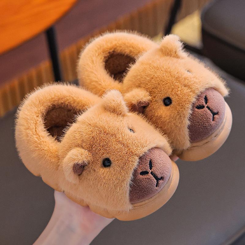 Capybara Kids' Winter Cotton Slippers - Warm Velvet Fur, Medium/Large Sizes, Parent-Child Matching, Suitable for Boys and Girls.