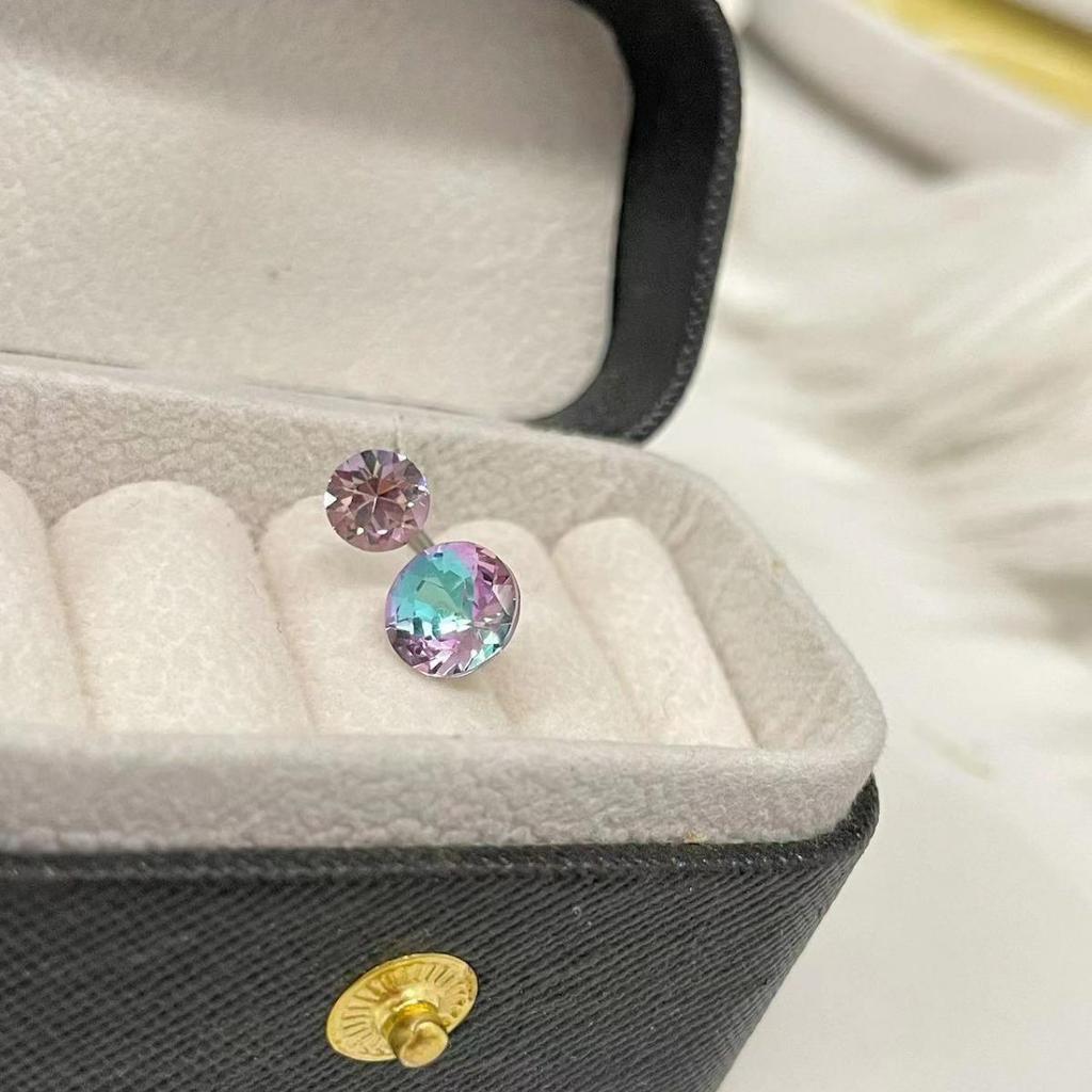 Boucles d'oreilles créoles fer à cheval en titane coloré avec double clou diamant - Bijoux cochléaires doux et brillants