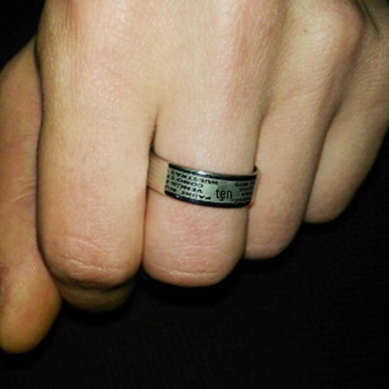 Bagues Lettres Rétro Personnalisées Unisexe - Style Hip-Hop Japonais et Coréen, Bijoux de Couple en Acier Titane Inoxydable.