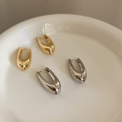 Einfache Wassertropfen Metall-Creolen für Damen Einfaches Design Exquisites Geschenk für junge Mädchen Hochzeitsaccessoires Schöner Schmuck