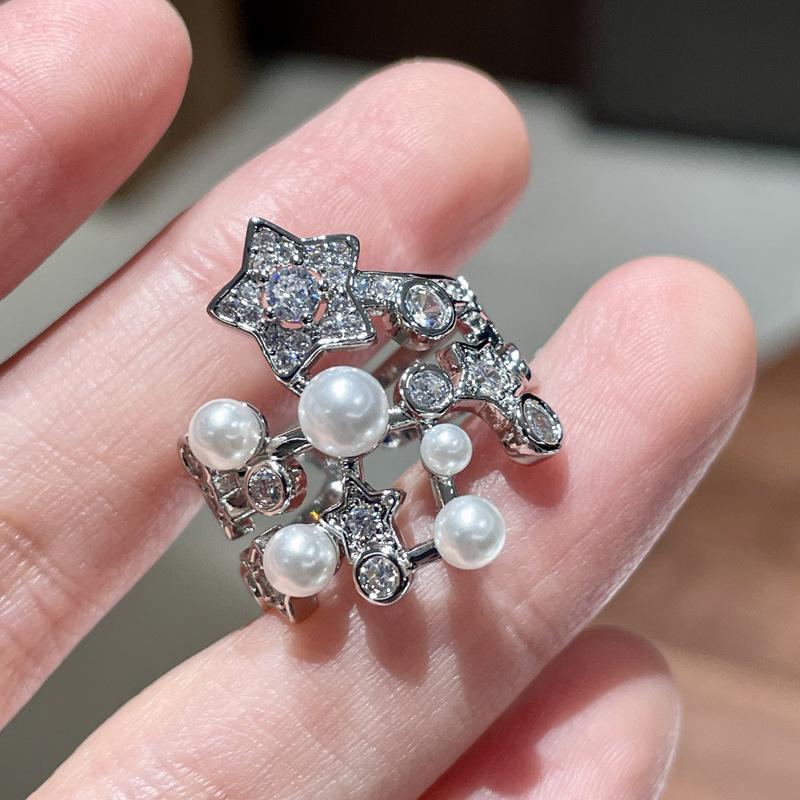 

Кольцо регулируемого размера «Циркон и жемчуг, пятиконечная звезда» - сверкающий роскошный дизайн