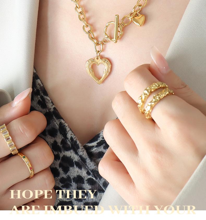 Marka 18k Gold Heart Necklace: French Style, Hollow Design, OT Clasp, Women's Titanium Steel Clavicle Chain (P1045)