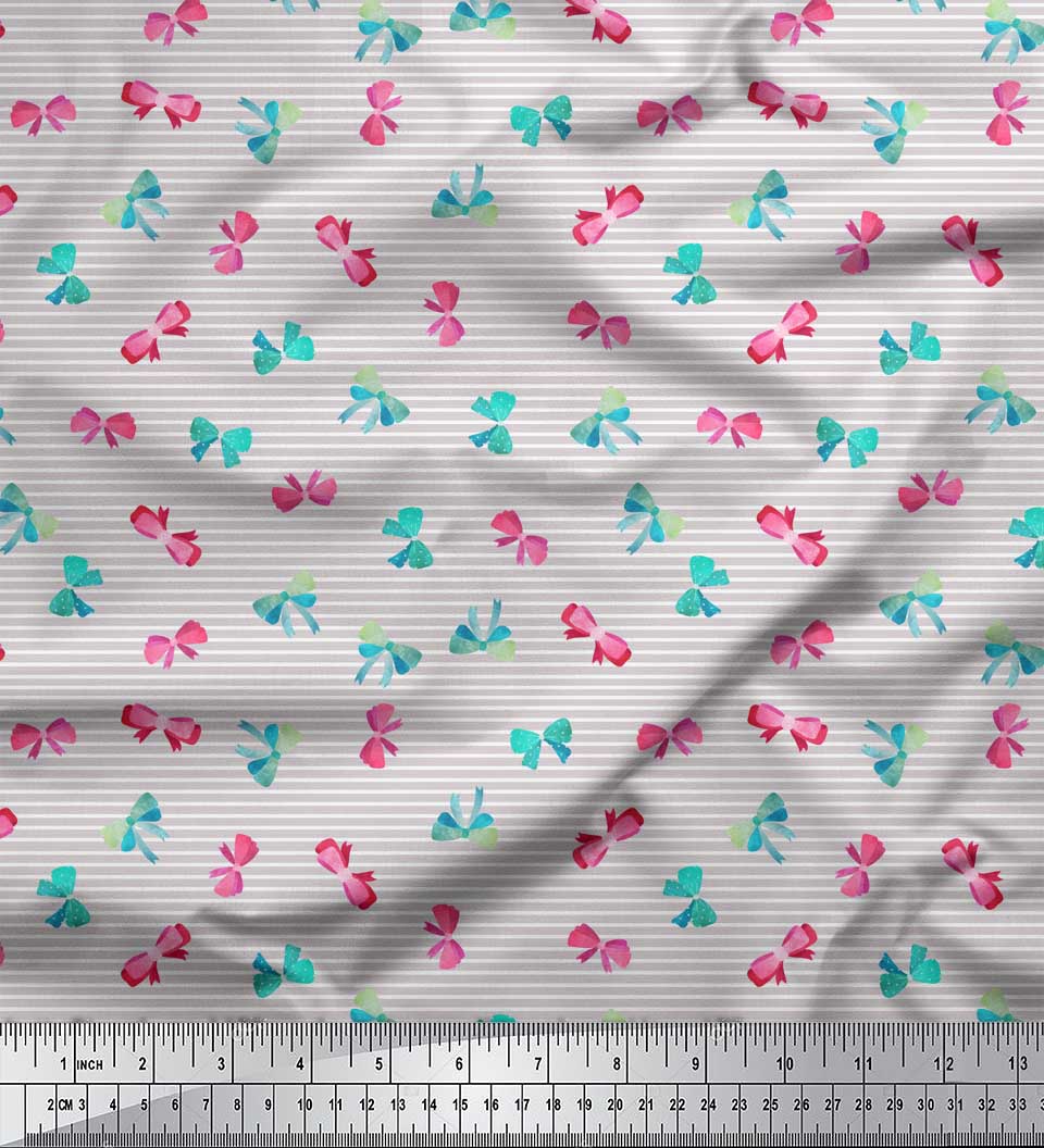 

Тканина Soimoi Beige Japan Crepe Satin Тканина з бантом і смугою з принтом на метри 42 дюйма 42 Inch Wide - Poly Crepe сірий колір