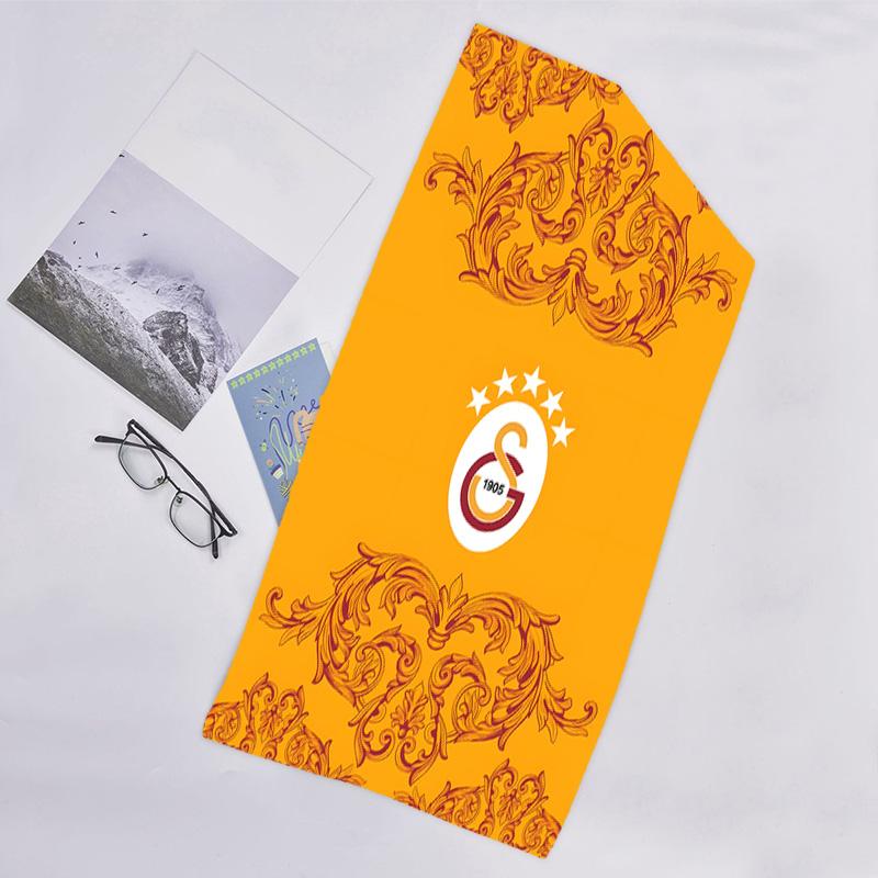 1pc Football Team (13) Beach Towel, Beach and Seaside Swimming Pool Equipment, Fashion Pattern, Rectangular, Travel Essentials