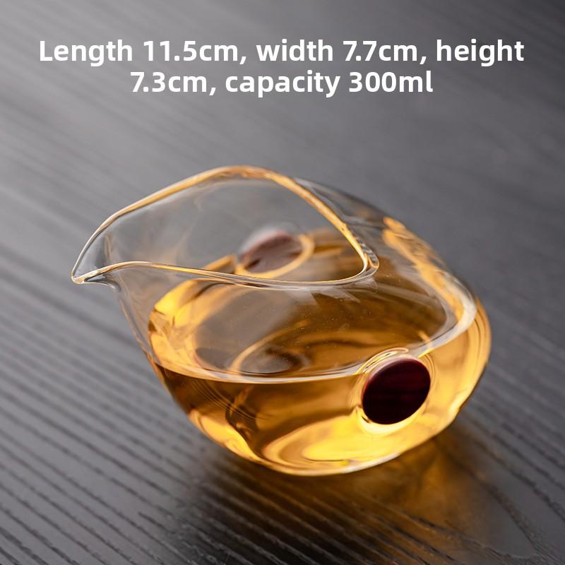 

Anti Scalding Double Ear Wooden Handle Fair Cup Zen Inspired Tea Sea Creative High Borosilicate Heat-resistant Glass Tea Divider 300ml