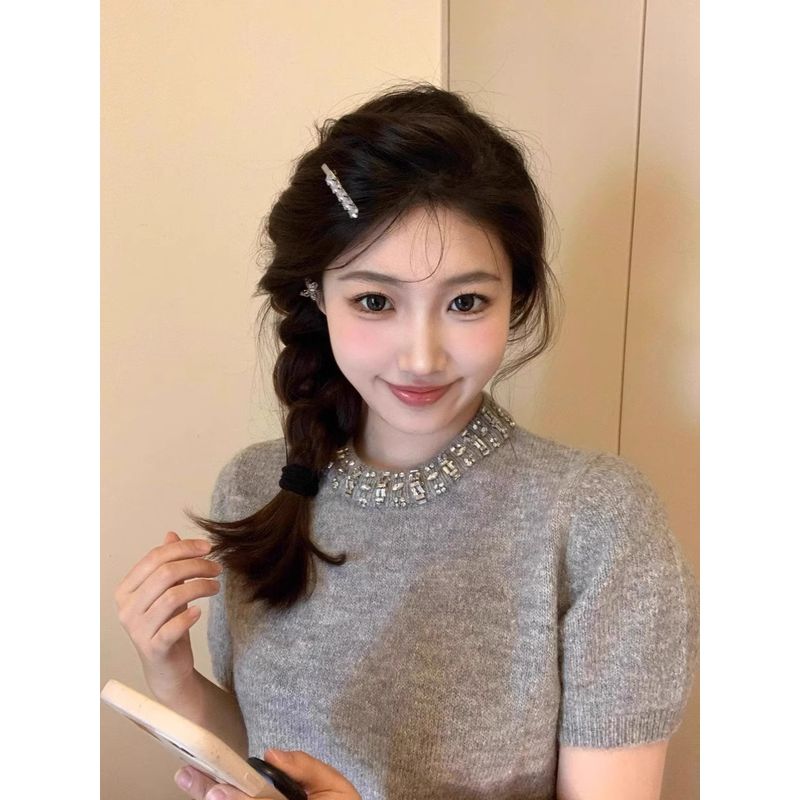 

Летняя серия Miu со свитером с отделкой стразами, футболка с коротким рукавом, женский весенне-летний свободный мохеровый трикотаж, универсальный короткий топ Grey L