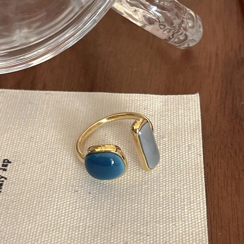 Unique Design Stylish Silver Plated Finger Ring For Women Adjustable And Trendy
