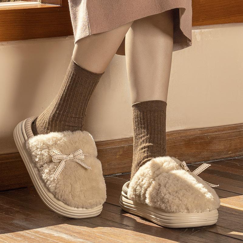 Neue flauschige Hausschuhe Winter Indoor Zuhause Samt warm dicksohlig rutschfest Schleifenschuhe Baumwollhausschuhe