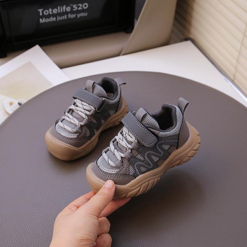 2025 autumn new students boys soft sole comfortable sports casual shoes Korean version of fashion versatile girls moral training shoes