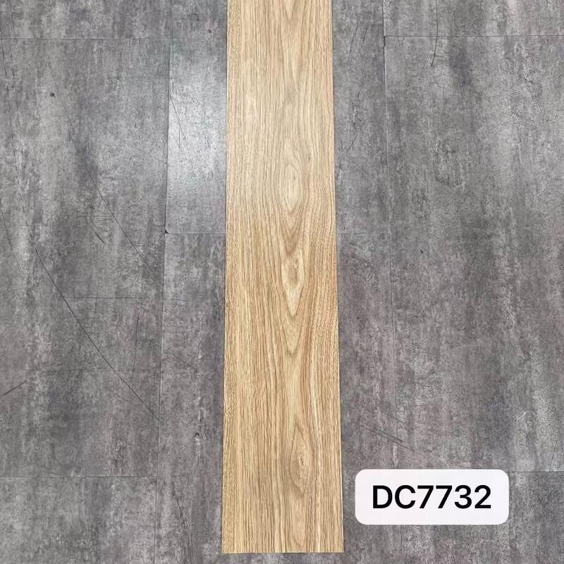Yunpo Self-Adhesive Wood Grain PVC Vinyl Flooring
