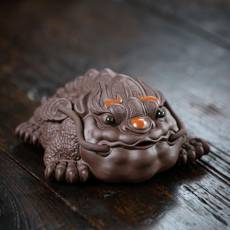 Yixing Zisha Wealth Three-legged Golden Toad Tea Pet Antique Fish Tank Landscaping Tea Figurine Play Toys Tea Statue Ornaments