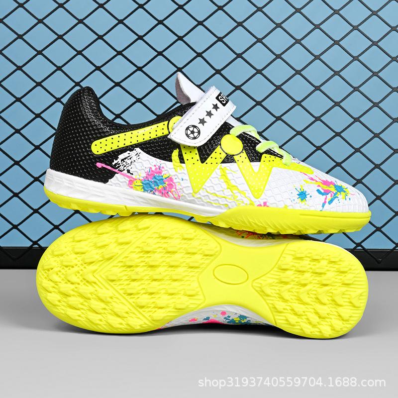 Hook and Loop Breathable Children's Football Shoes In Spring and Summer Campus Football Sports Shoes Professional Anti-skid Training Shoes.
