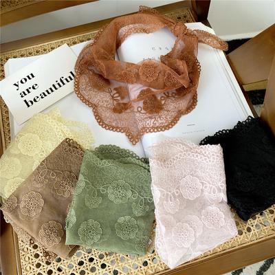 Dreieckiger Schal aus Baumwollleinenspitze für Damen im Frühling, Herbst und Sommer, kleiner Schal mit Blumenmuster, Stirnbanddekoration, dünner, gewickelter Seidenschal