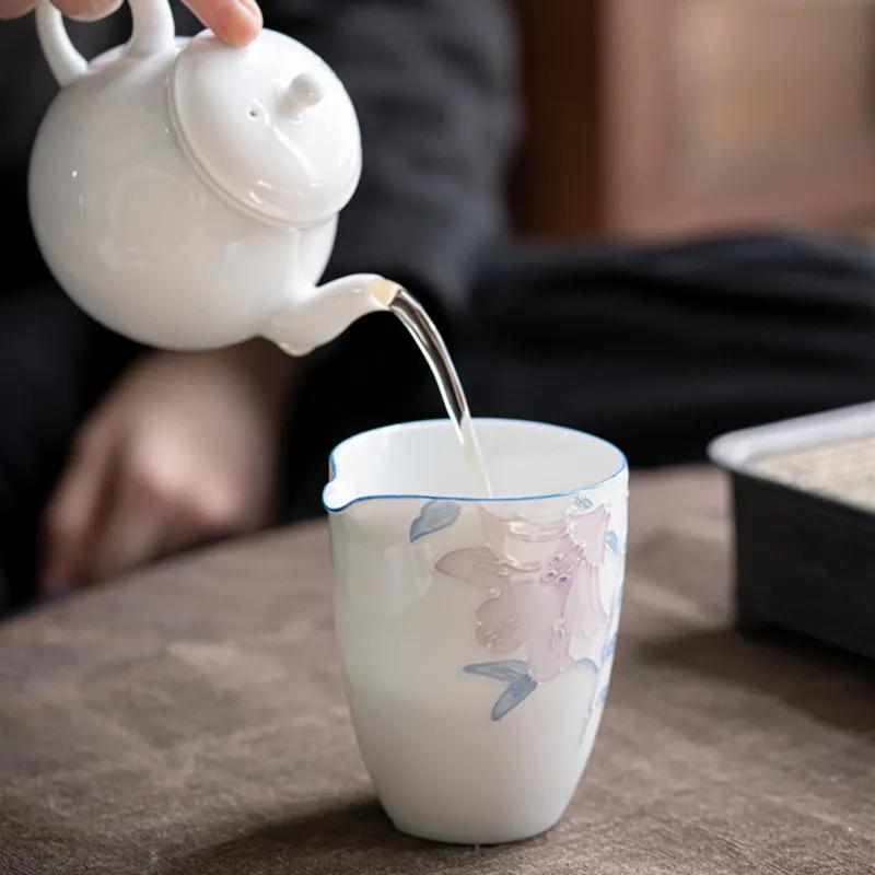 210ml Chinese Ceramic Fair Cup Cha Hai Handmade Three-dimensional Relief Flowers Teacup Household Porcelain Tea Set Accessories