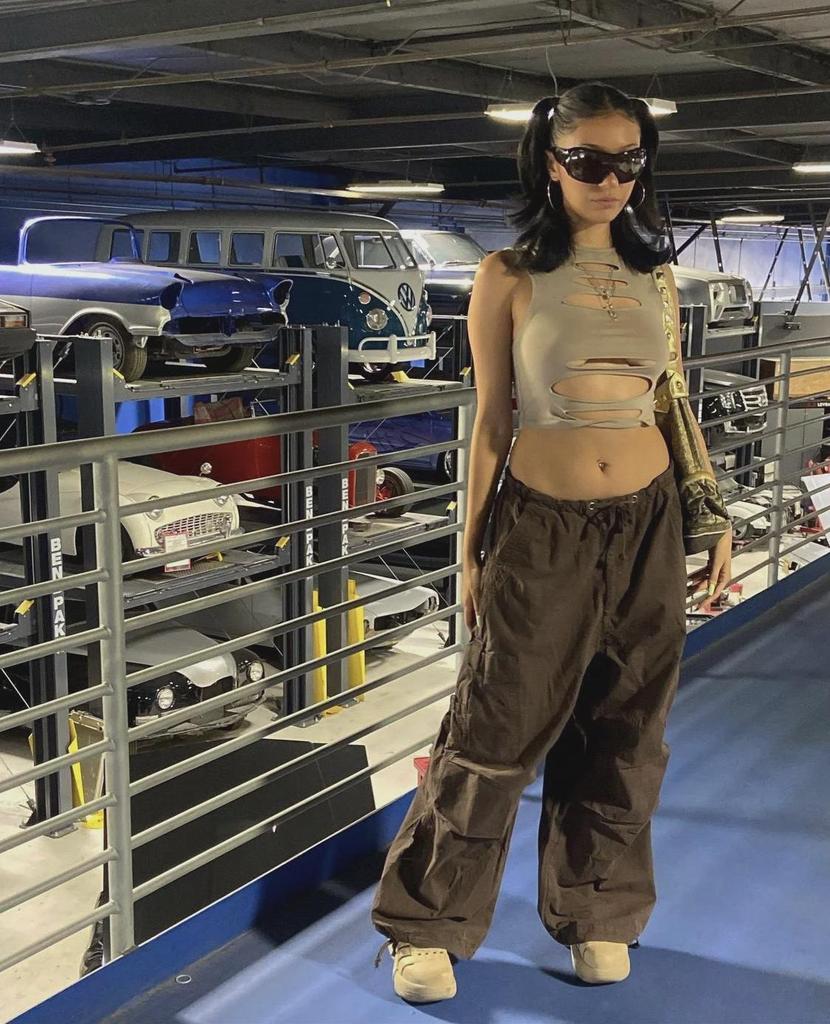 2023 Summer European-American Style Solid Color High Elastic Hollow Vest Crop Top for Women