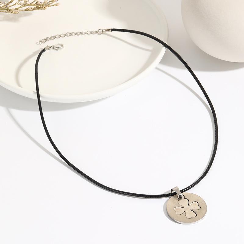 Stainless Steel Four -Leaf Clover Necklace For Women Versatile Simple Fashion Pendant Necklace