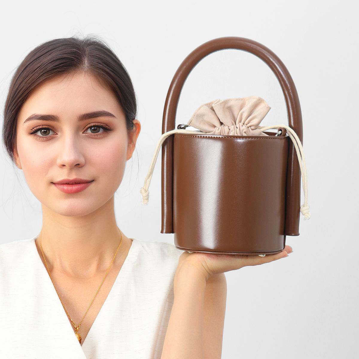 Niche New Baguette Bag Simple Autumn Versatile Shoulder Bag for Women High-end Large Capacity Commuter Underarm Bag