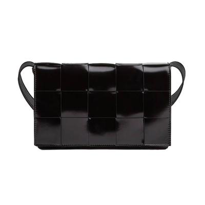 Bottega Veneta Vævet Magnetisk Lukning Crossbody Skuldertaske Dame Tasker Sort 578004V1EP38425
