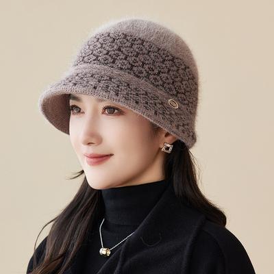 Chapeau d'hiver pour femmes d'âge moyen et âgées, en polaire épaissie et chaude avec protection des oreilles, chapeau cloche en fourrure de lapin, chapeau en laine tricotée