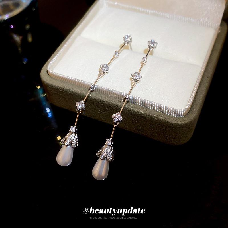 Silver needle zircon pearl water drop fringed earrings niche simple and elegant temperament earrings light luxury high-end earrings women