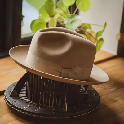 Rövid karimájú Fedora Brit szalagos Fedora Felsőkupak Francia gyapjú Fedora