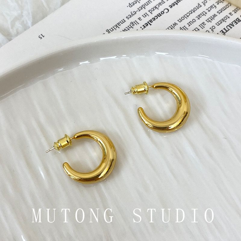 INS Stud Earrings Fashionable Metal Elegant Female Circle Gold