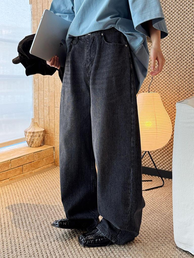 Louvre Spring Korean Retro Distressed Curved-Leg Jeans for Women