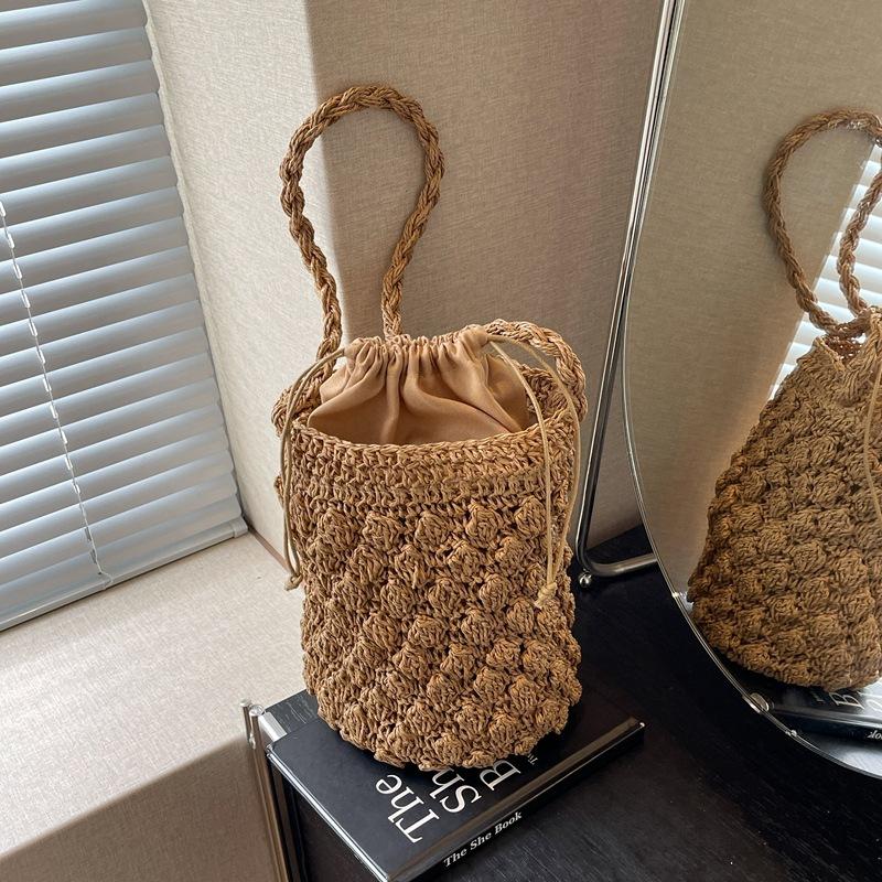 

Новая цилиндрическая плетеная сумка ручной работы, нишевая милая сумка-ведро из соломы, повседневная женская сумка для пляжного отдыха 18*11*23 хаки