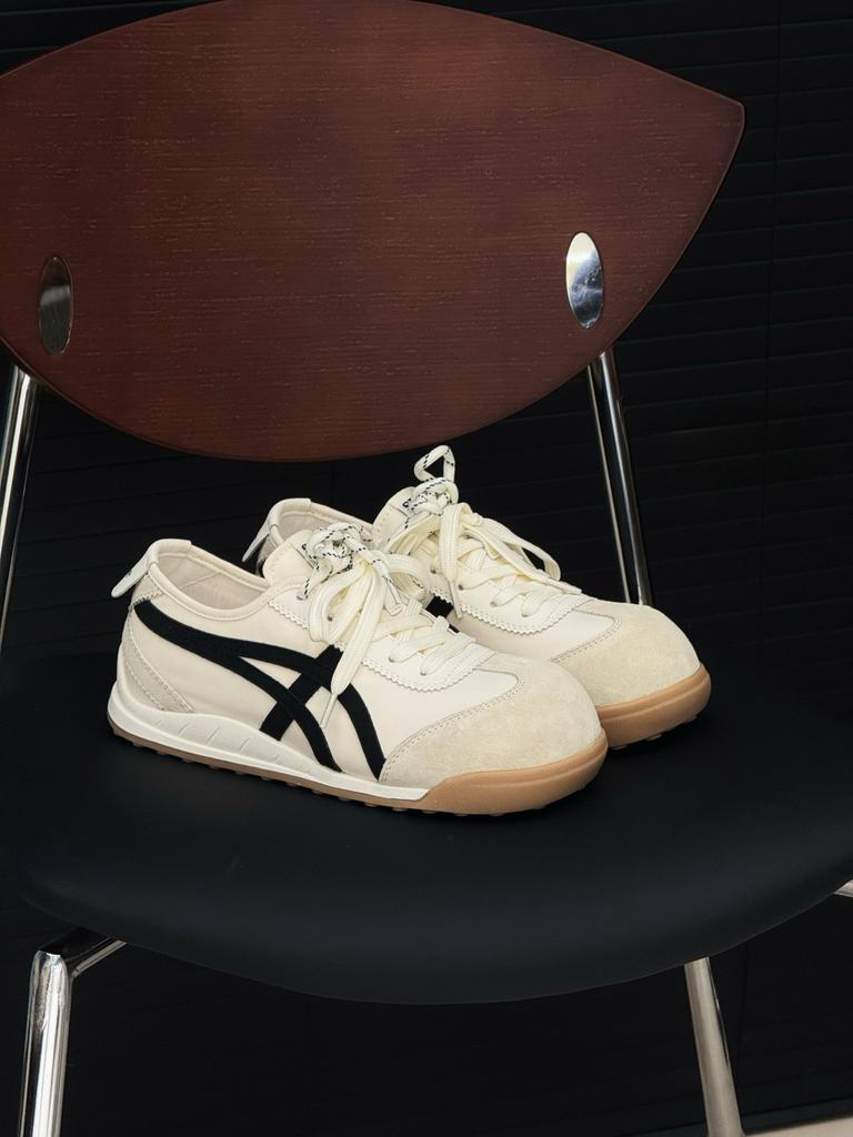 Leather heightening women's spring and summer new super soft flat-bottomed versatile sports and leisure shoes