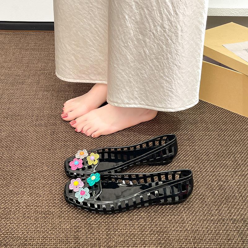 Fairy Style Transparent Jelly Flats: Closed Toe, Hollow Design for Summer Beach Vacations