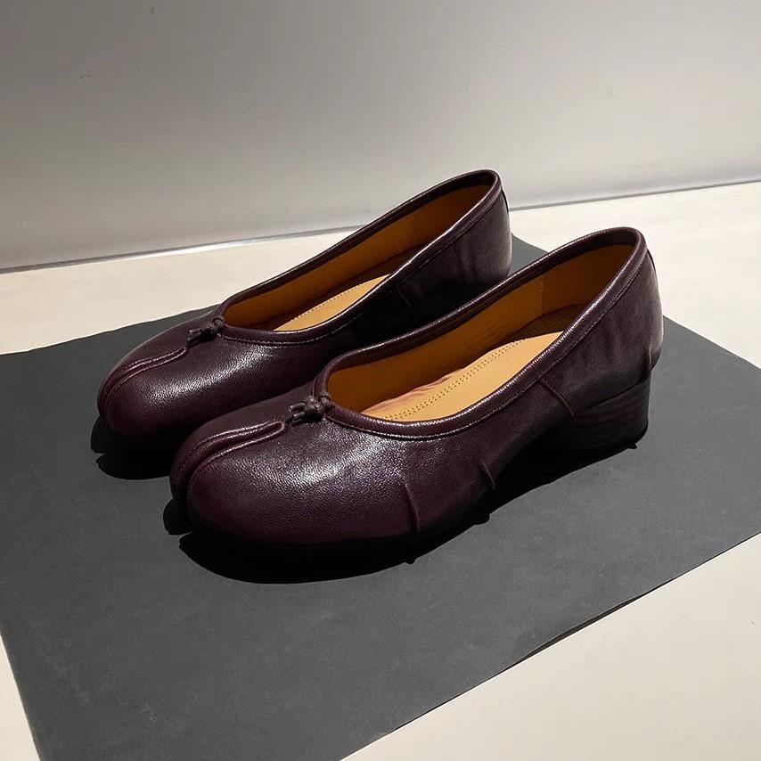 Fashion Spring Women Low-heel Split Toe Shoes Soft Leather Shallow Slip On Women Mary Janes Single Shoes Tabis Retro Ballet Shoes