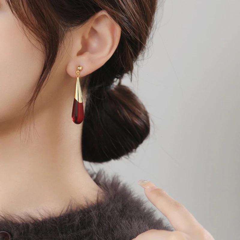 Red Water Drop Metal Post Earrings For Women Fashion Zircon Vintage Designer Styles Gifts Party Wholesale Accessories 2022259