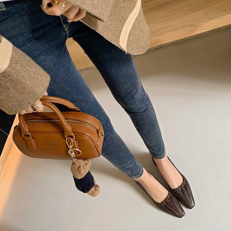 2025 Frühling und Herbst neue kleine quadratische Zehen Mary Janes flacher Ausschnitt Einzelne Schuhe Damen dicker Absatz weiche und bequeme Damenschuhe