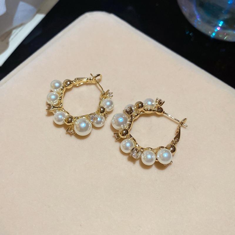 Meier Pearl earrings, bracelet, and necklace: exquisite and elegant niche jewelry set