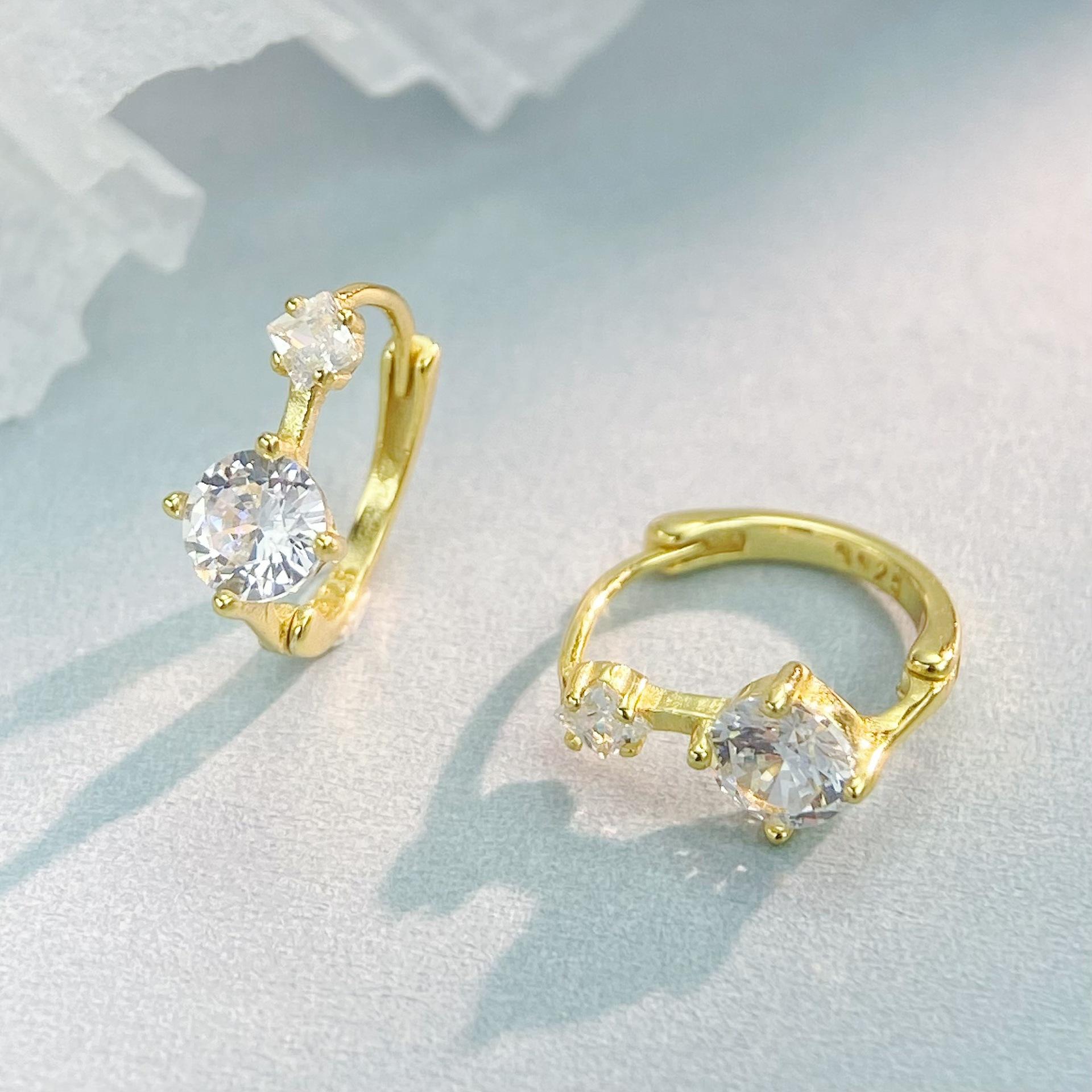 Niche S925 Silver Earrings, High-end Earrings, Simple Ear Buckles with White Zircon Embellishment 2026 925 silver золотой