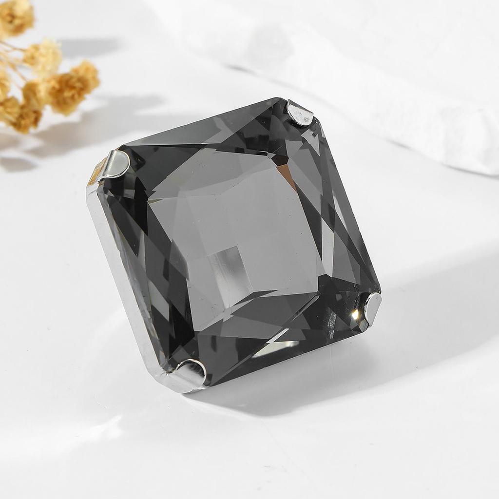 Exaggerated Crystal Square Ring: Versatile Light Luxury Fashion