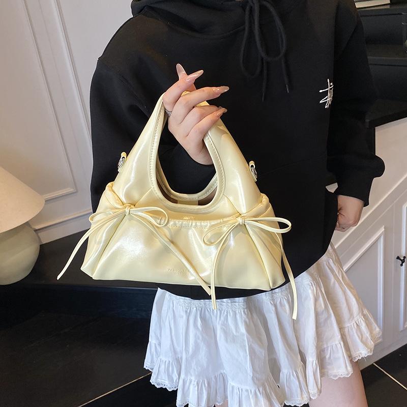 Premium Texture Bag Women's Summer 2025 New Fashion Niche Design Shoulder Messenger Bag Portable Dumpling Bag