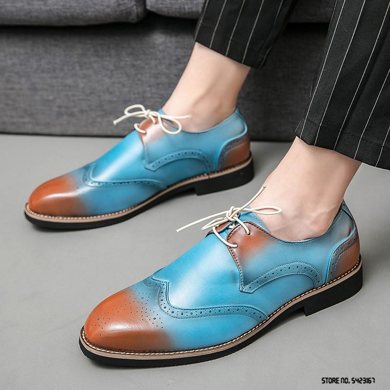 Moda Affascinante Gentiluomo Blu Con Marrone Brogue Per Uomini Nuovi Casual Stampati Mocassini Oxfords Scarpe da Sposa Festa Scarpe Piatte da Guida