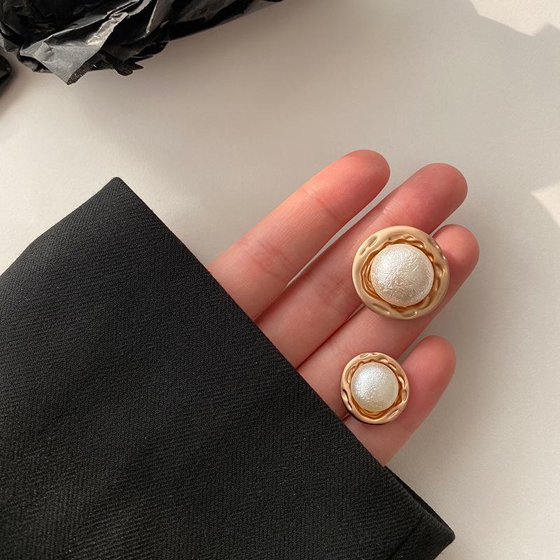 Yisen ESSTUDIO Women's Wool Coat with Decorative Metal and Pearl Buttons