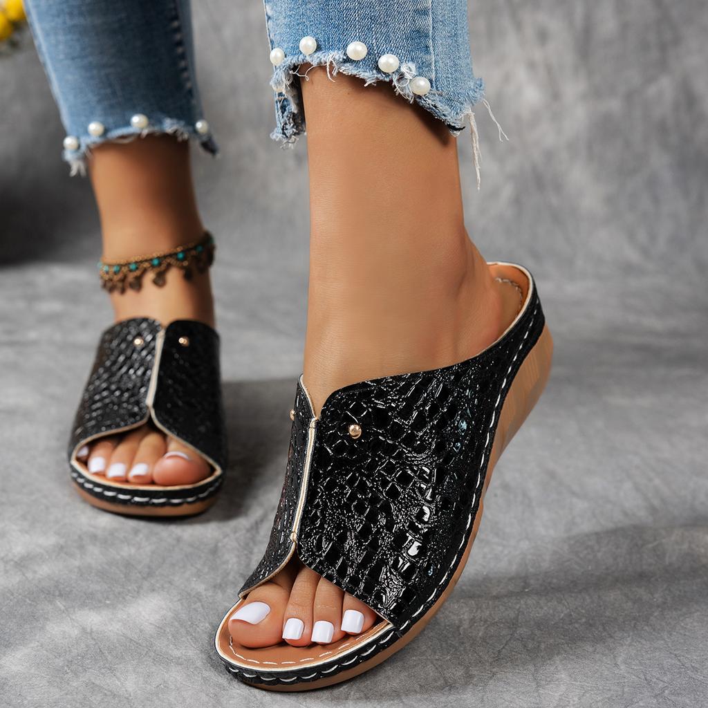 Fashion Women Wedges Slippers New Summer Crocodile Print Platform Sandals Female  Leather Non Slip Beach Slippers Plus Size Slides Women
