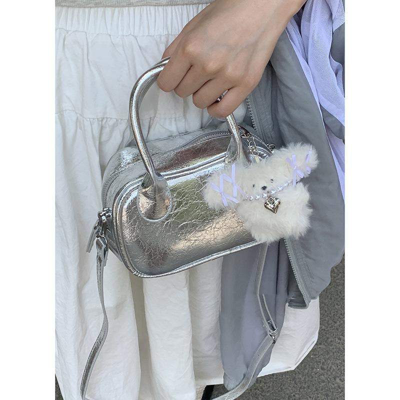 

Корейская версия сумки-мессенджера женская нишевая высококлассная сумочка 2025 новая серебристая маленькая квадратная сумка модная сумка через плечо серебряный