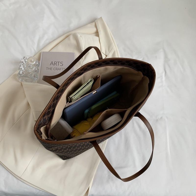 Morning Eight Commuter Large-capacity Tote Bag Women's 2026 Early Spring New Light Luxury Single Shoulder Underarm Bag