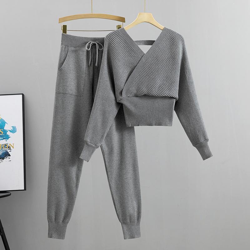 Spring and Autumn Women's Knitted Suit V-neck Sexy Strapless Short Temperament Sweater Pants Fashion Suit