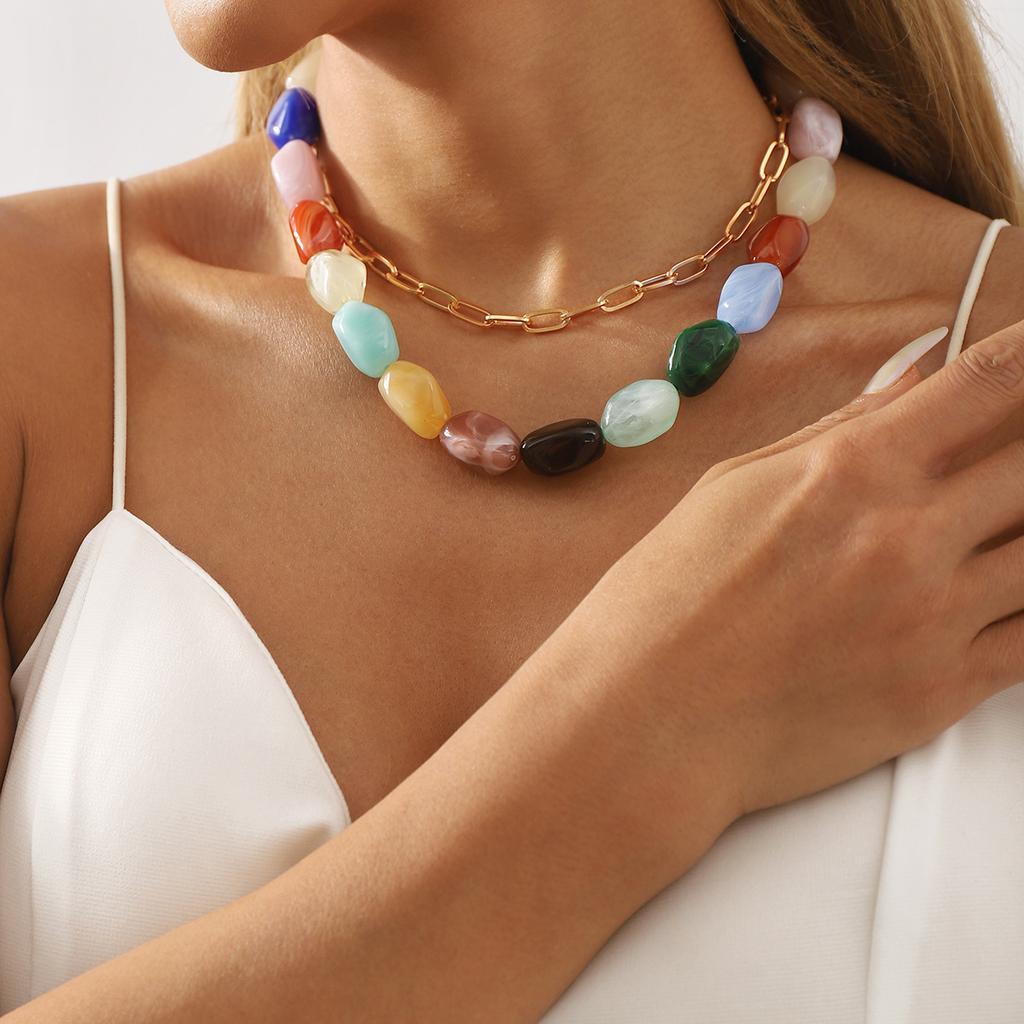 Collana estiva in resina con perline Dopamina Senso del design Colore di nicchia Choker impilato a mano