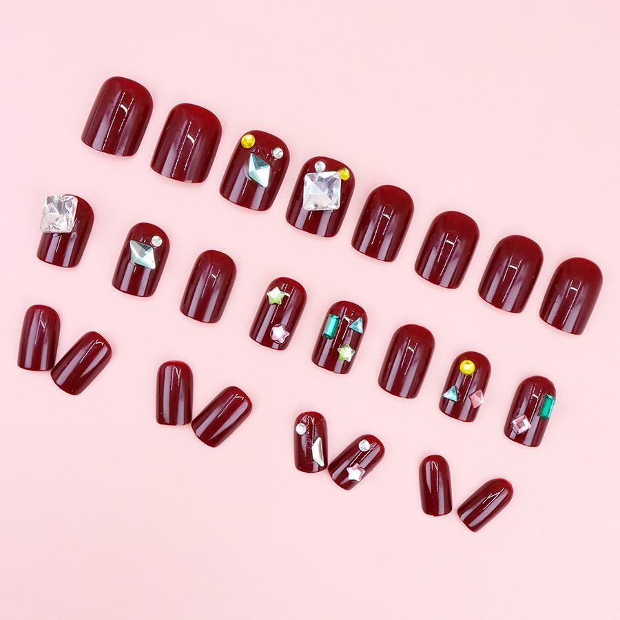 24 Pieces Red Diamond Accessories, Simple New Product Temperament, Smudged Lines, Autumn and Winter Temperament White, Nail Art Wear Nail Pads
