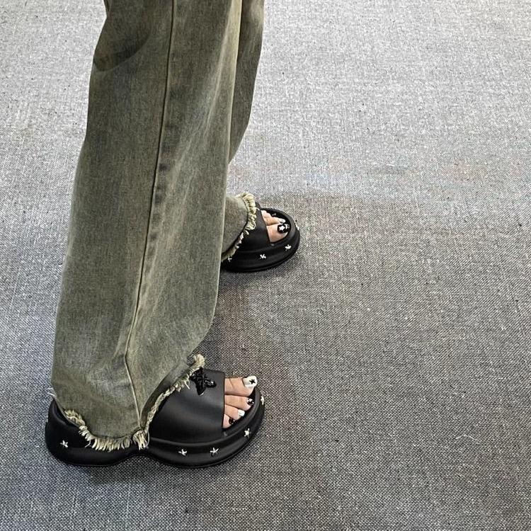 Thick bottom increases the height of the stars, one-word slippers for women to wear, new summer models, lazy people pedal beach tows